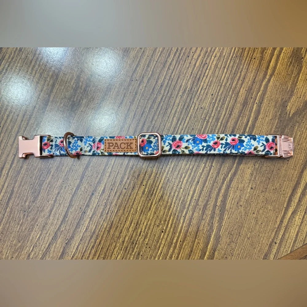 NWT Pack Leashes Blue Floral Rosé Pattern Dog Collar Size Medium - Picture 2 of 4
